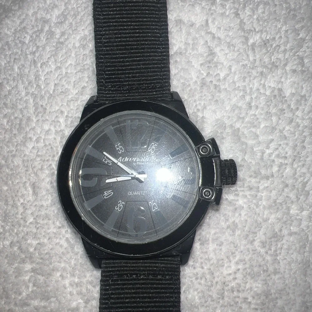Freestyle Analog Date Mens Watch‎ Water Resistant 30 Meters Working